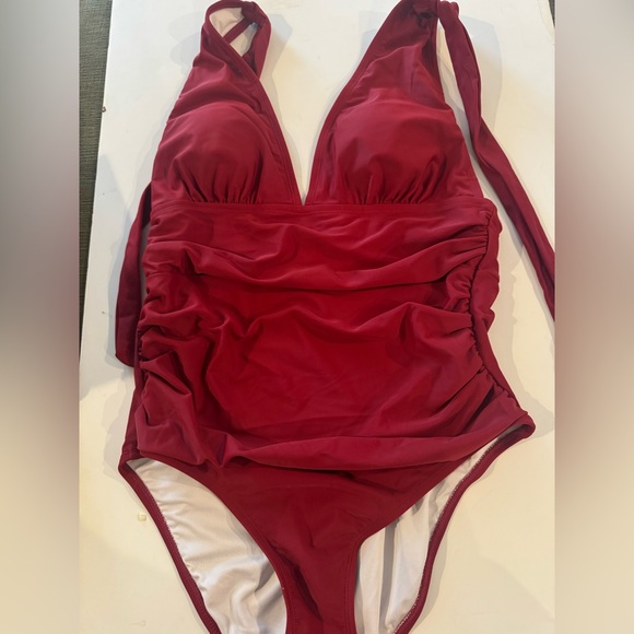 NWT CUPSHE V Neck One Piece Swimsuit Halter Backless Ruched Tummy Control, Large - Picture 7 of 9